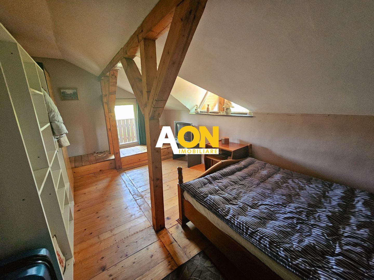 Casa tip cabana de vacanta, 5 camere, 2300 mp teren, zona Schit - Poză 15