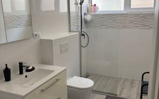Apartament de închiriat cu un mic spațiu verde ,zona centrală TG Mureș - Poză 5
