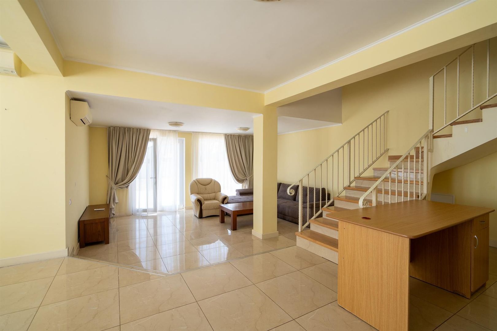 Vila Grigorescu 4 camere 3 bai la asfalt - Poză 3