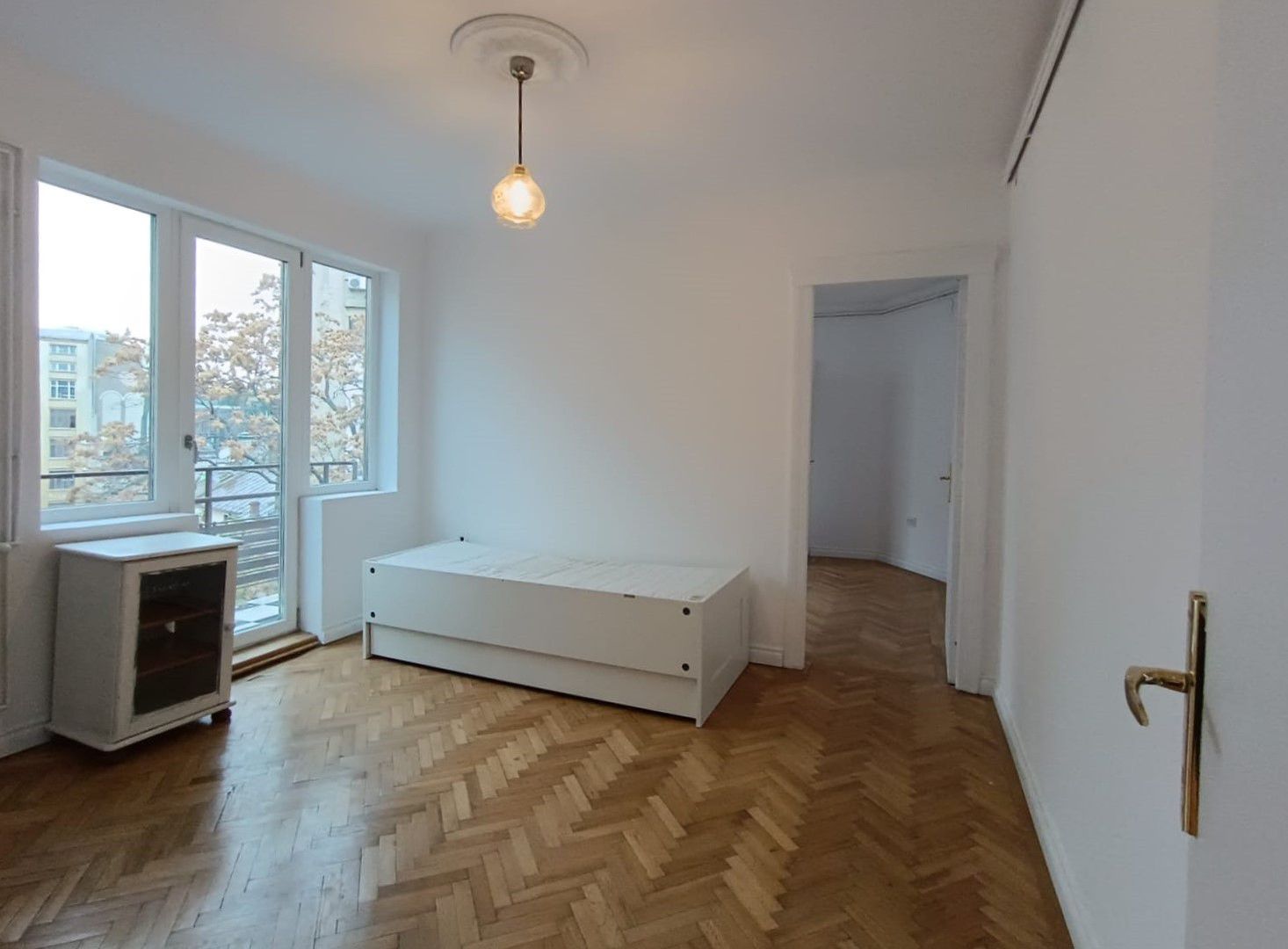 Inchiriem apartament complet renovat zona Universitatii - Poză 13