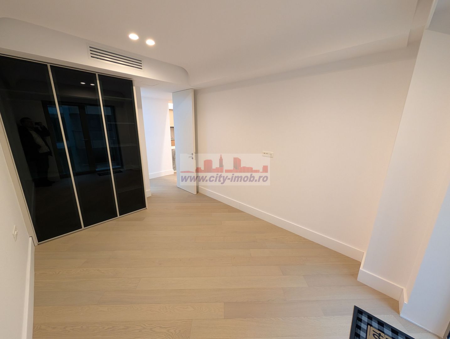 Inchiriere  Apartamnet  3  Camere Iancu Nicolae - Poză 13