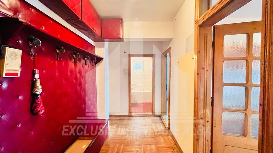 Apartament cu 3 camere decomandate, Cetate - Poză 4