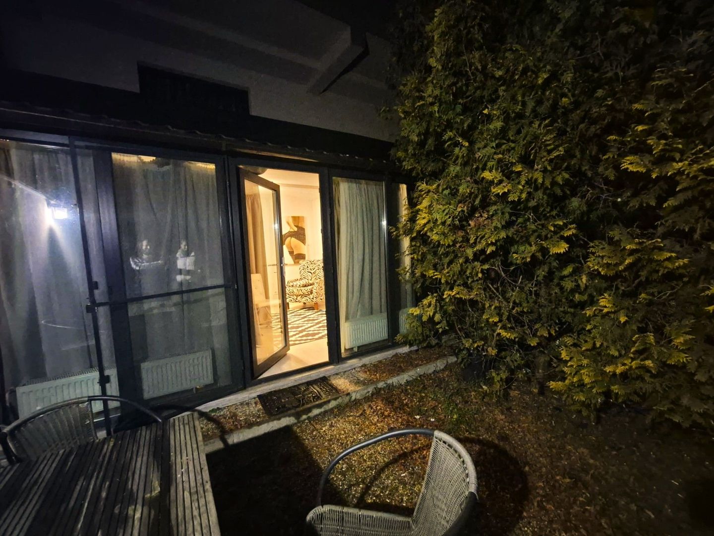 Exclusivitate -  Apartament de 2 camere, cu grădină proprie. - Poză 14