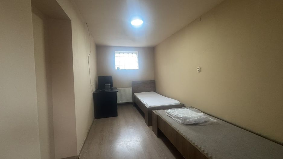 Casa de inchiriat 15 locuri cazare angajati, muncitori Micalaca Arad - Poză 6