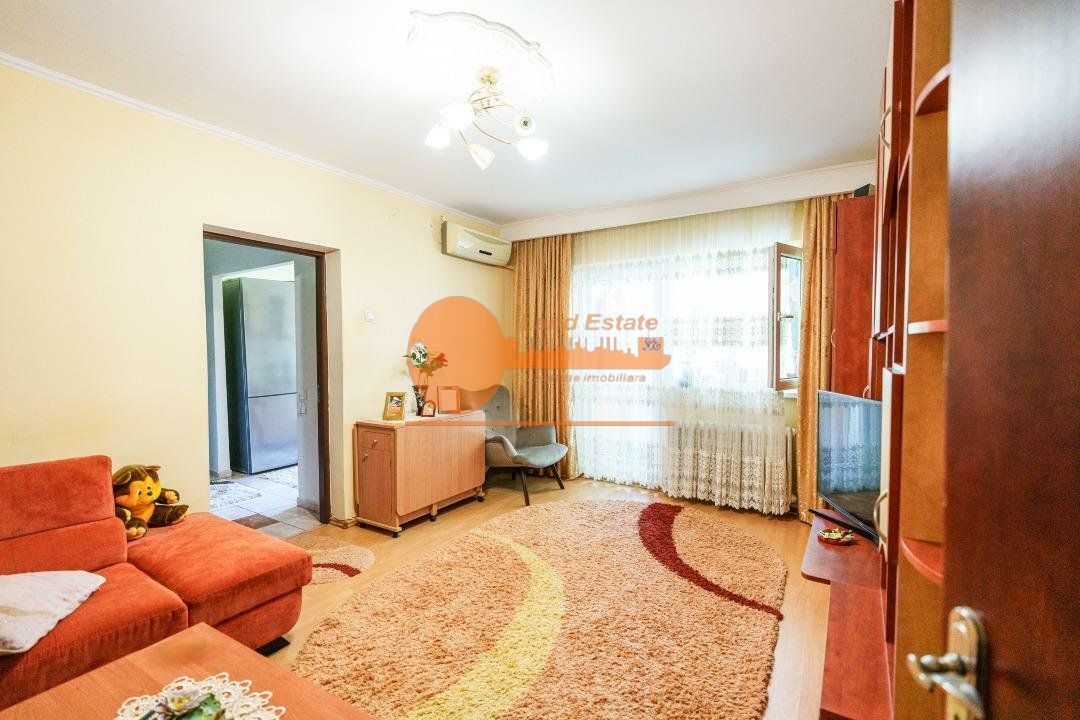 4 camere la 300m de Metrou Crangasi - Poză 2