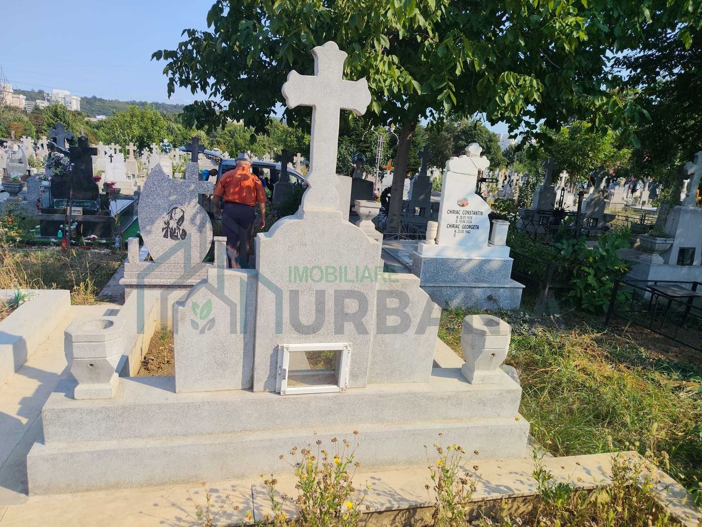 Criptă cu 4 locuri în Cimitirul Buna Vestire, Iași - Poză 3