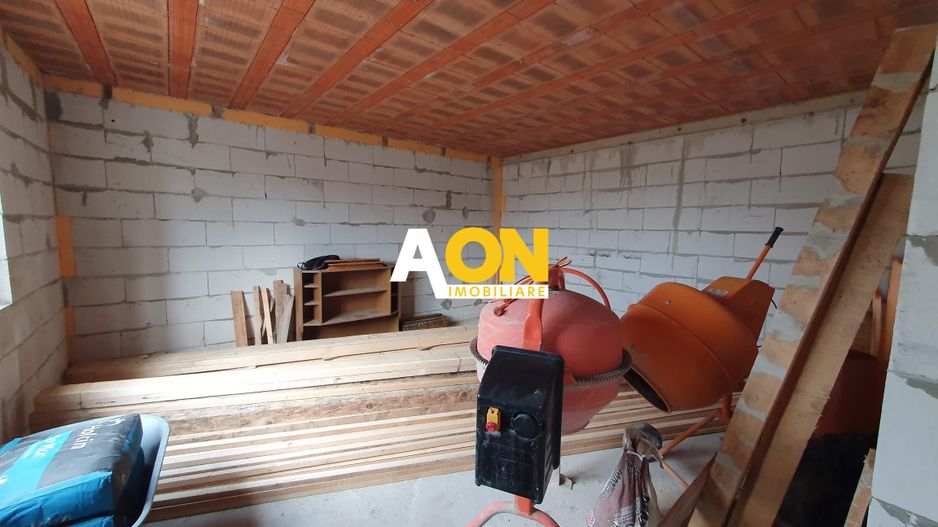 Casa semifinisata, 5 camere, 500 mp teren, Ciugud - Poză 3