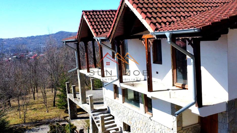 Vila S+P+E, priveliste deosebita, 6 camere, garaj, terasa, Cornu, PH - Poză 4