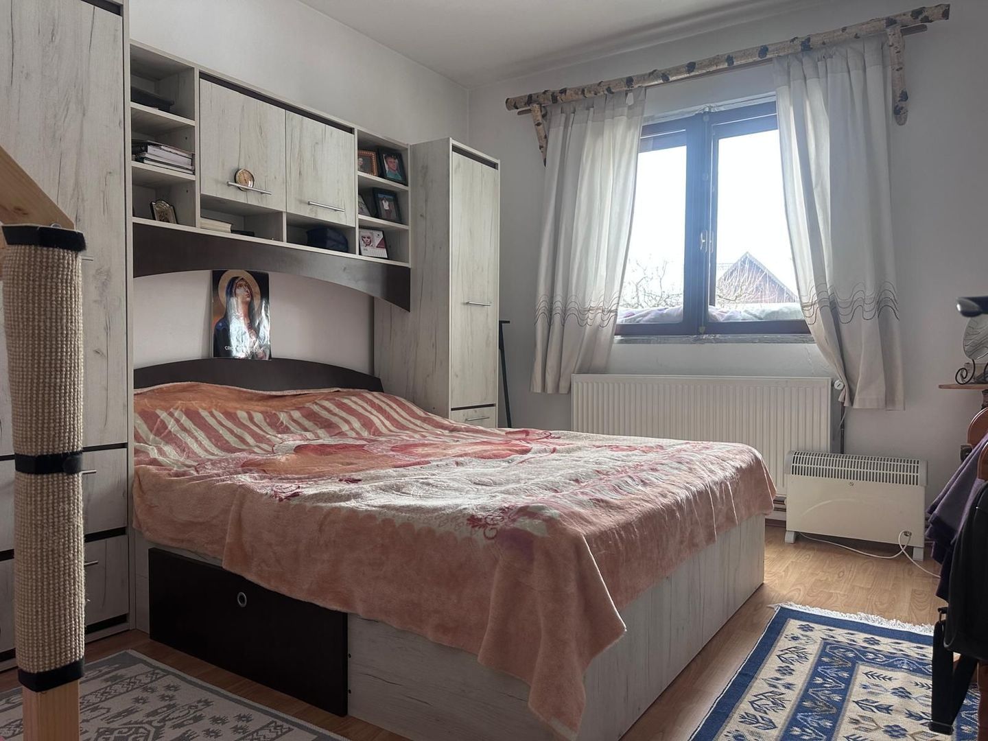 Casă de vânzare în Pucioasa! - Poză 13