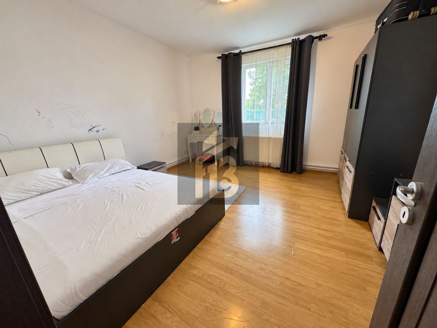 7 camere | Teren 1.438 mp | Anexă locuibilă | Potențial investițional - Poză 7