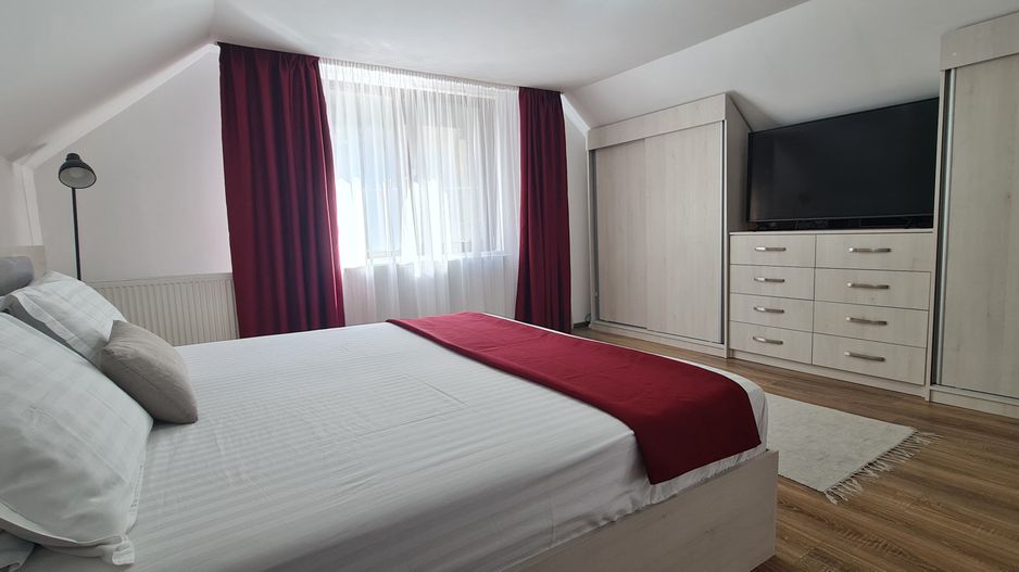 Casa individuala 3 camere mobilata utilata Tarlungeni - Poză 3