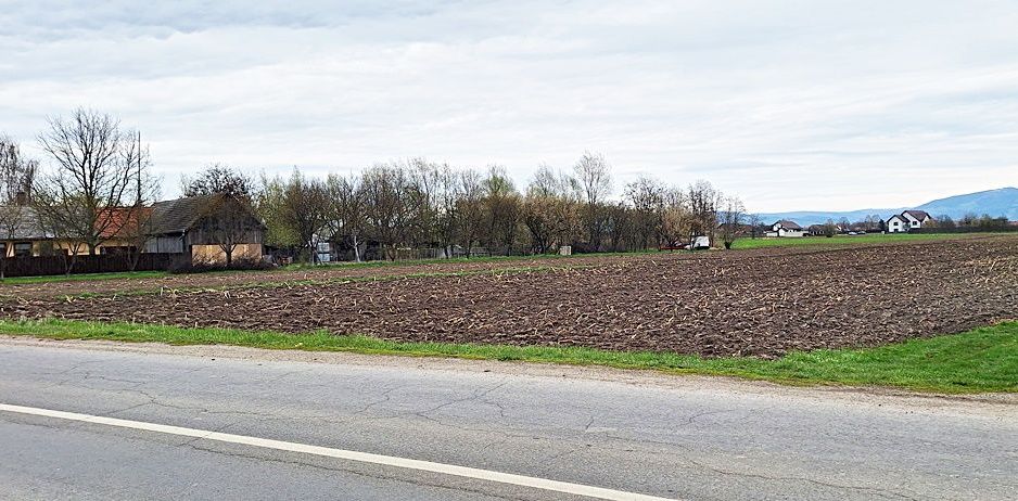 Teren intravilan pentru case in centrul Podu Oltului de 5600mp, 28 euro/mp - Poză 8