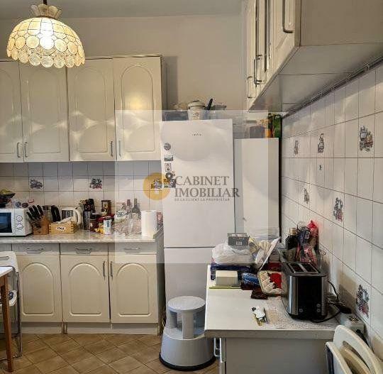 Vilă Spațioasă cu 7 Camere in Domenii – Locație Excelentă - Poză 16