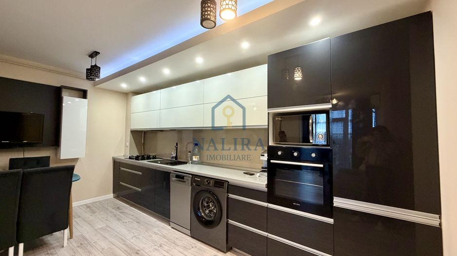 Apartament 3 camere de închiriat - Poză 1