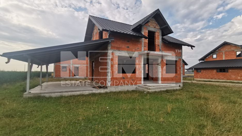 Casă la roșu | 144 mp utili + 7 ari teren | Frătăuții Vechi, Suceava - Poză 1