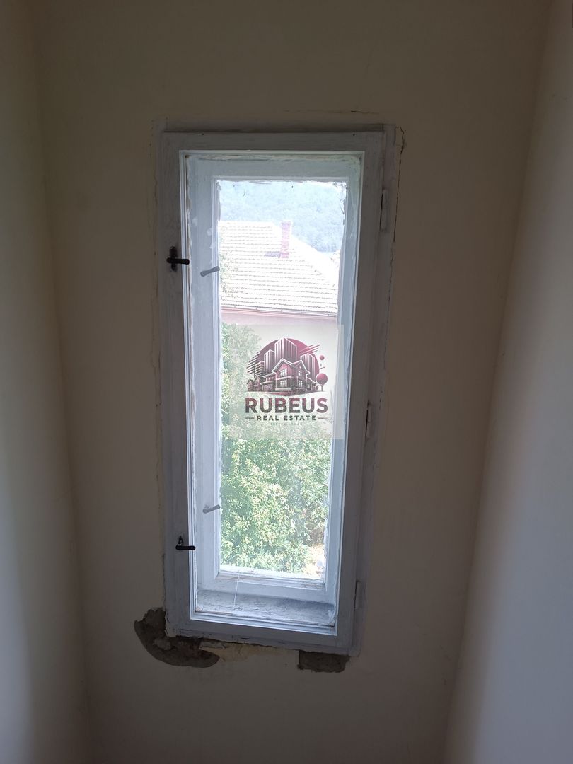 Casă solidă în Orșova, S+P+E, 220 mp, teren 284 mp - Poză 40