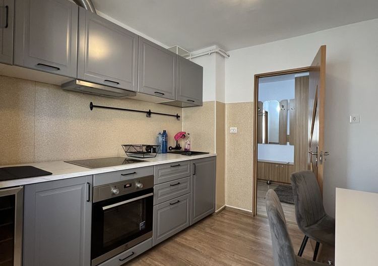 Calea Girocului | 2 camere | Decomandat | Centrală proprie | Acoperiș  Copiază - Poză 4