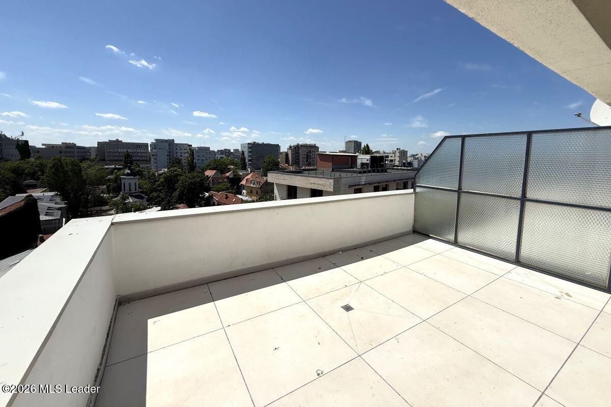 Polona - Duplex 256 mpu, 6 camere, etaje 6+7, panorama, terase 52 mp - Poză 7