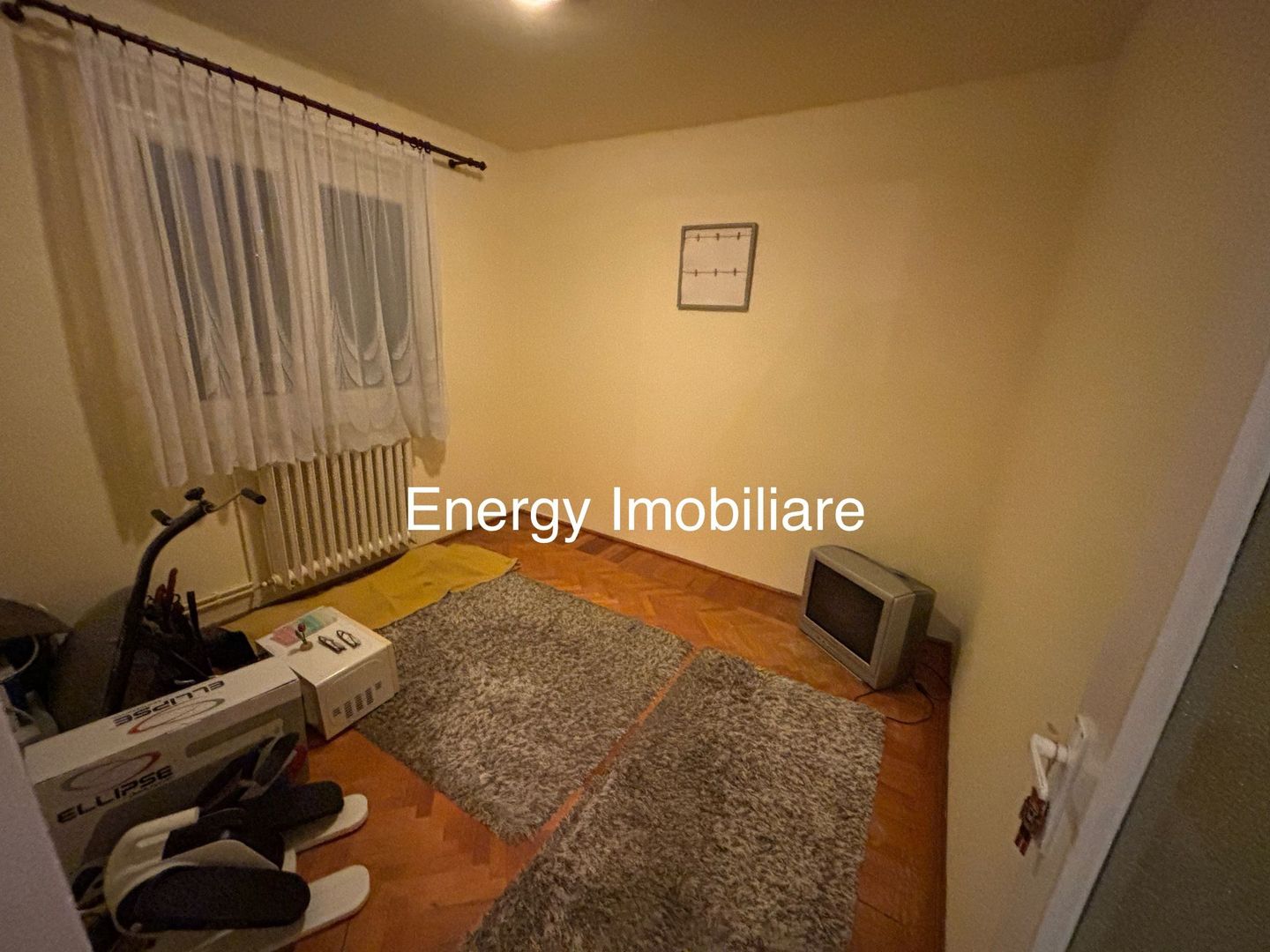 Apartament cu 3 camere, zona Dâmbul Pietros - Poză 2