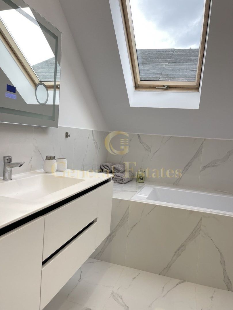 Casă cu design modern & suflet autentic – 200 m² de confort și rafinam - Poză 46