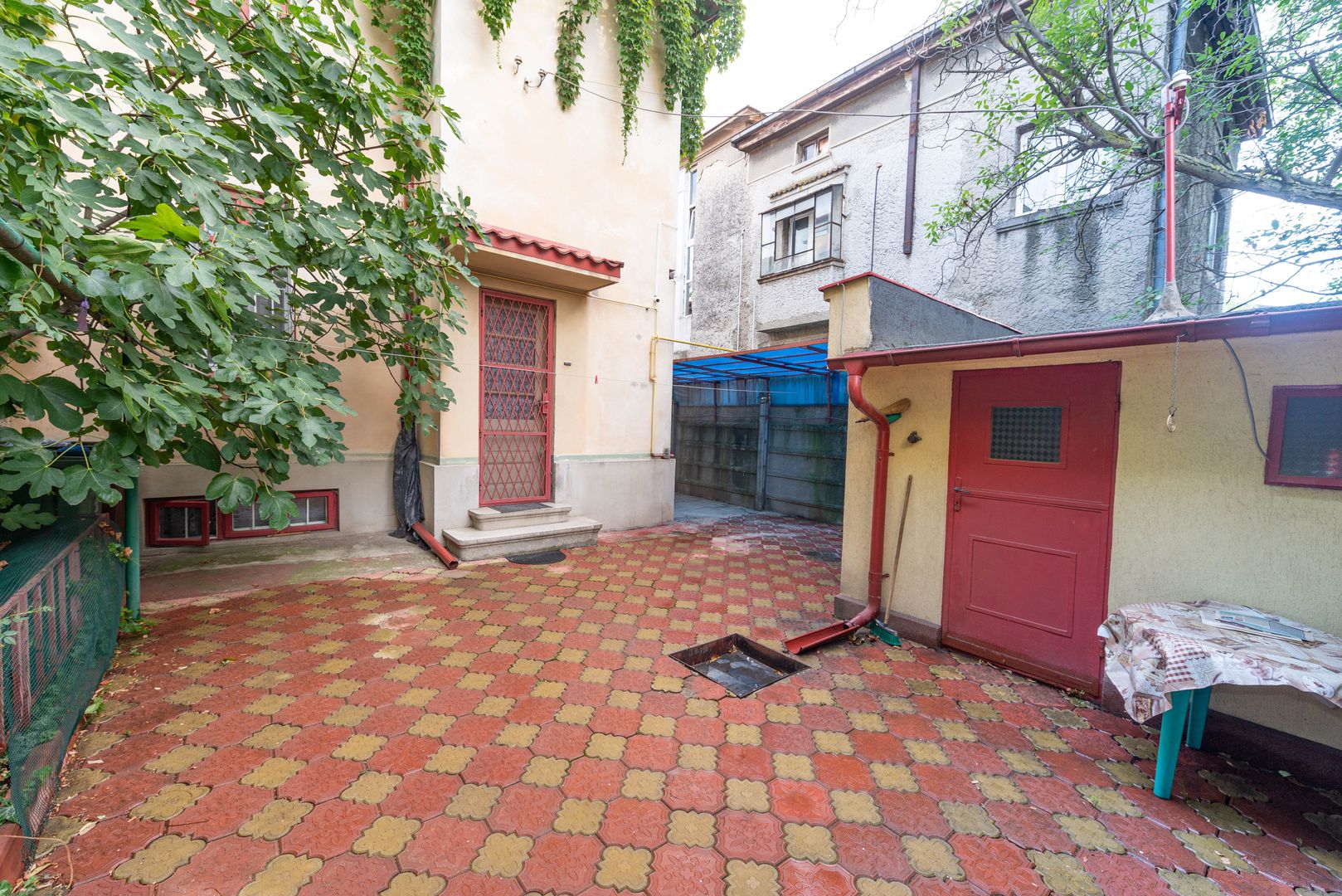 Casa de vanzare, 138 mpu, 244 teren, curte, garaj, Cartierul Domenii - Poză 27