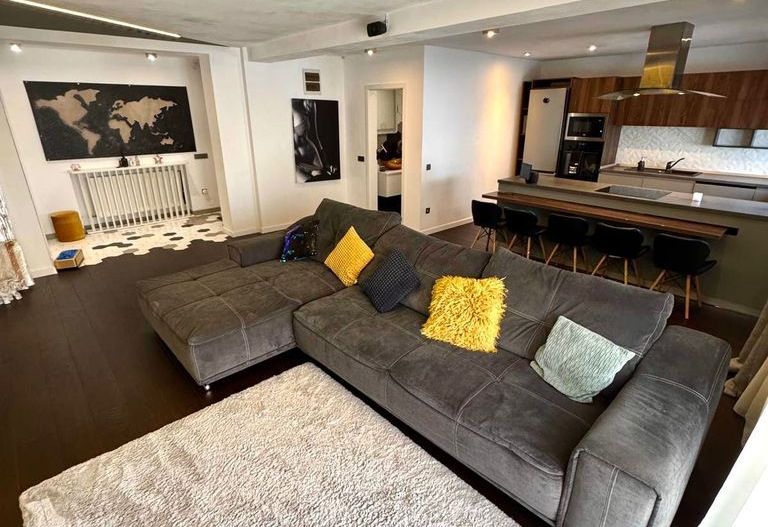 BRASADAS vinde ap 3 cam modern 106mp. mobilat, utilat, garaj. - Poză 4