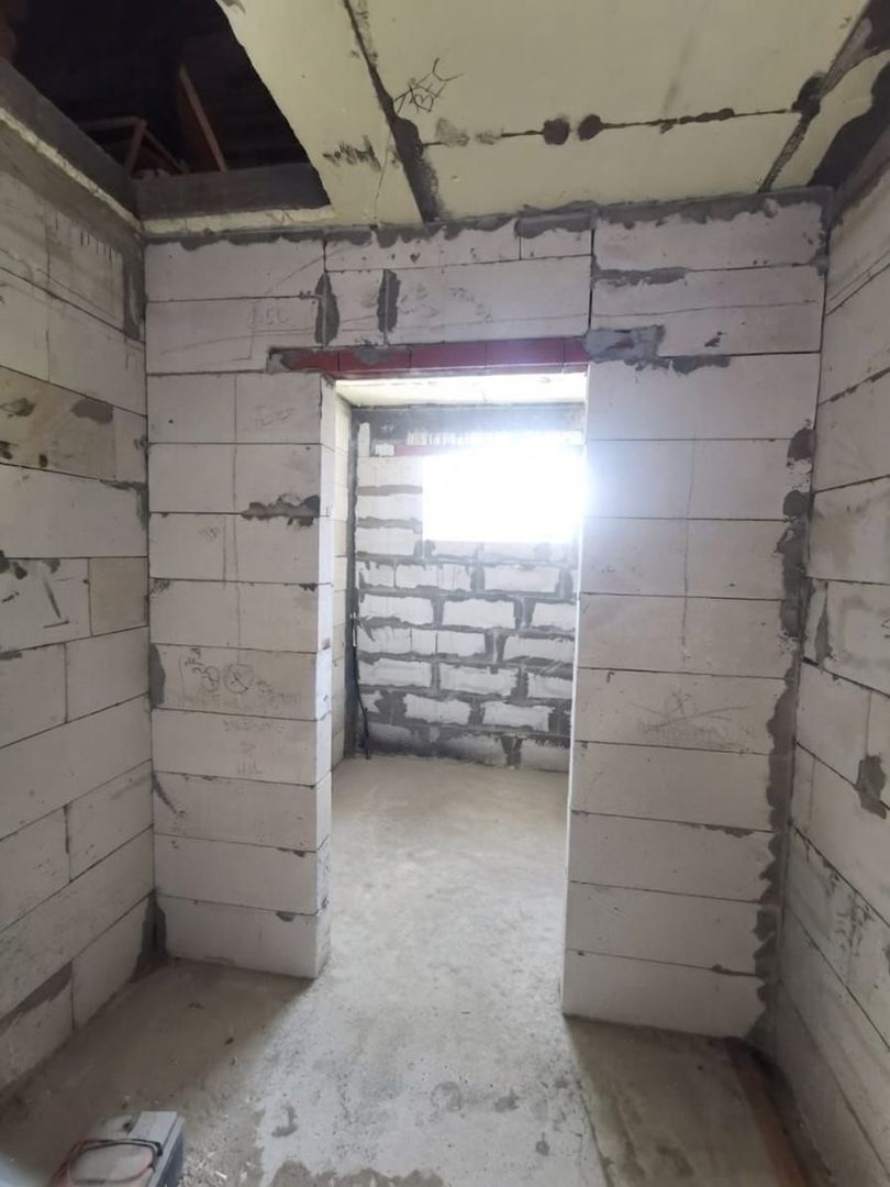 Casa la rosu în Plaiul Vulcănești - Poză 10