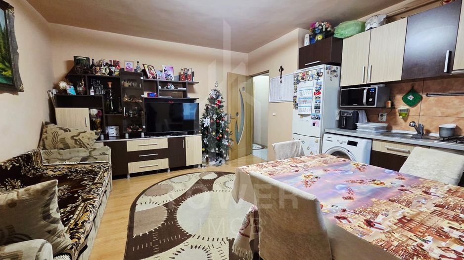 Apartament 3 camere la casă de vânzare in Zona Gusterita - Poză 1