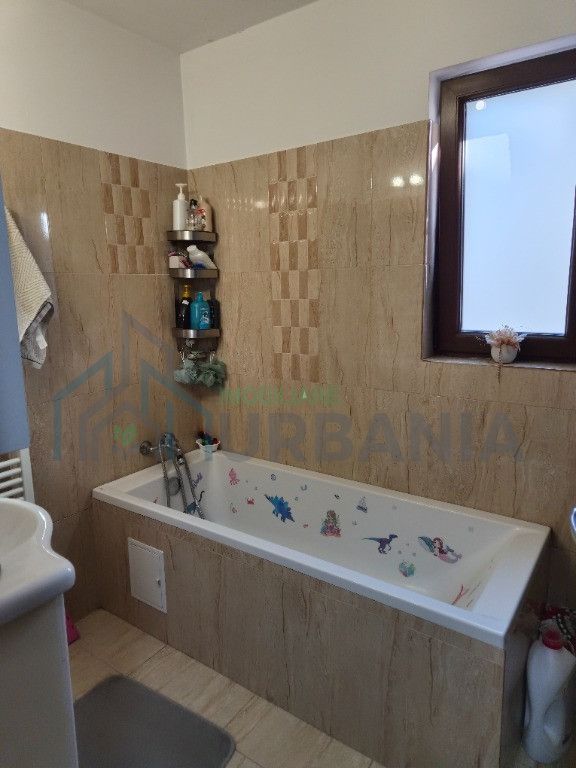 Apartament cu 4 camere de vânzare în Valea Lupului - Poză 14
