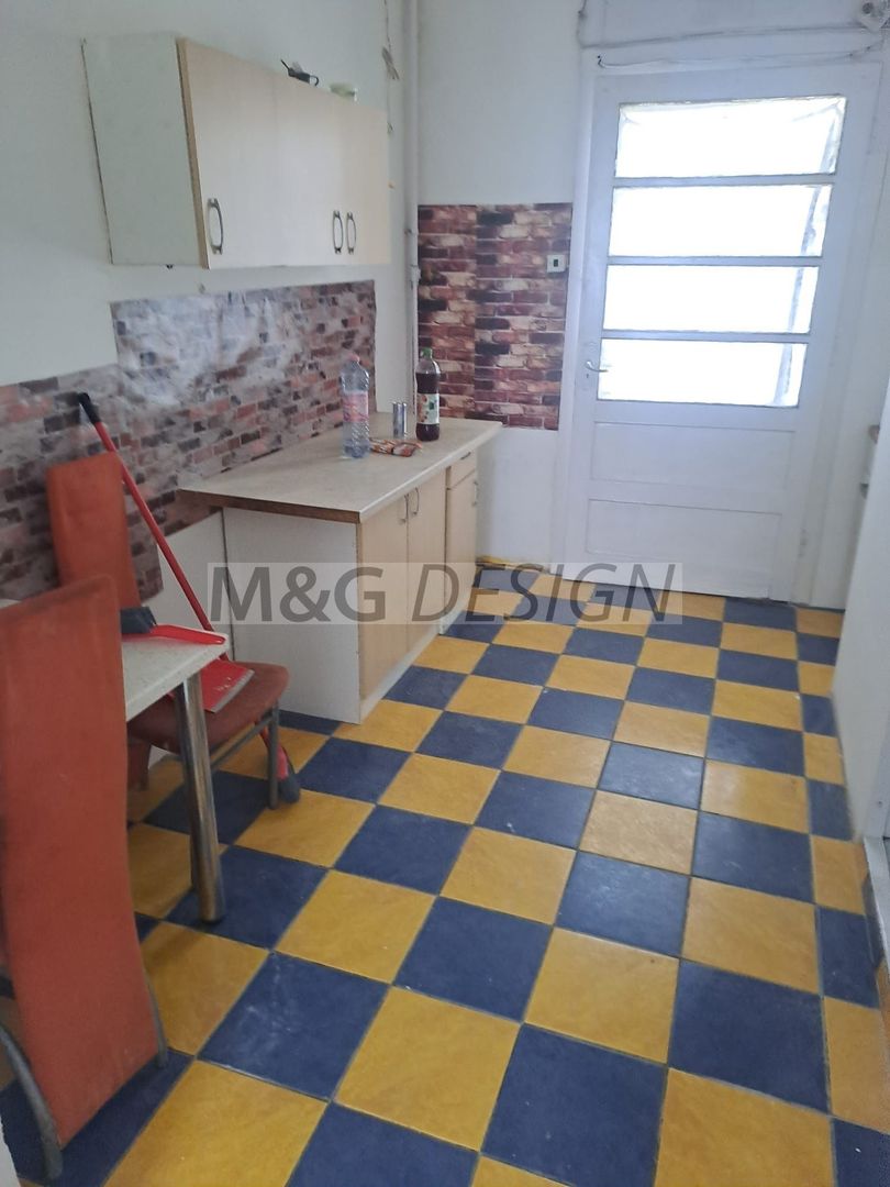 Garsoniera la curte comuna zona Traian - Poză 4