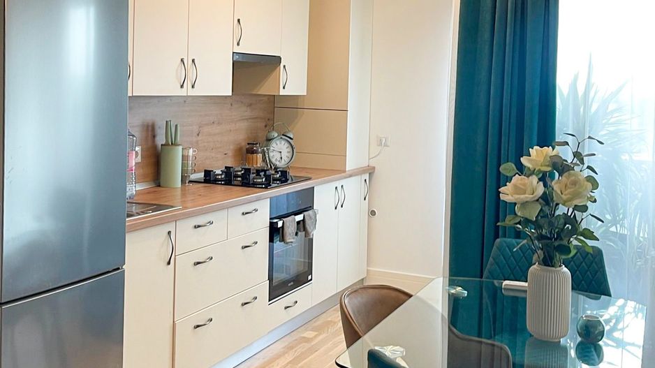 Închiriere apartament 2 camere, 68mp - Poză 1