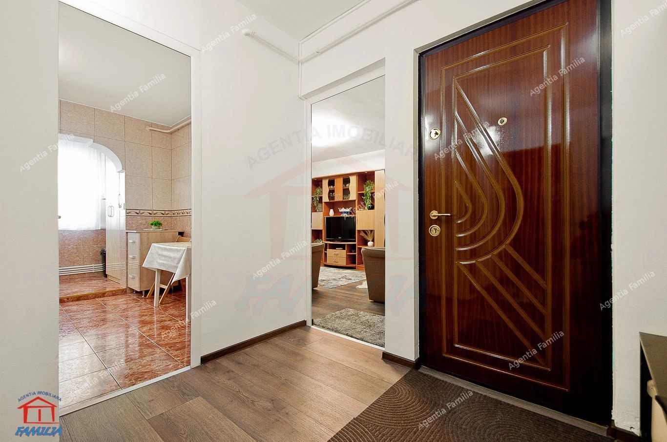 De închiriat apartament 3 camere, Micro 21 - Poză 12