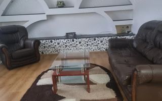 Apartament cu 4 camere de închiriat - Poză 1