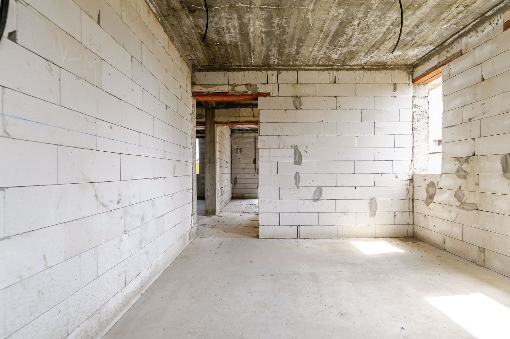 VANDUT! Casă “la roșu” - Livada - 3 km de Arad - Poză 3