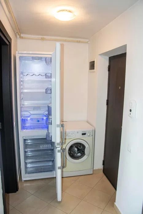 GARSONIERA GORJULUI, BLOC NOU, CENTRALA, BUCATARIE INCHISA, METROU - Poză 5