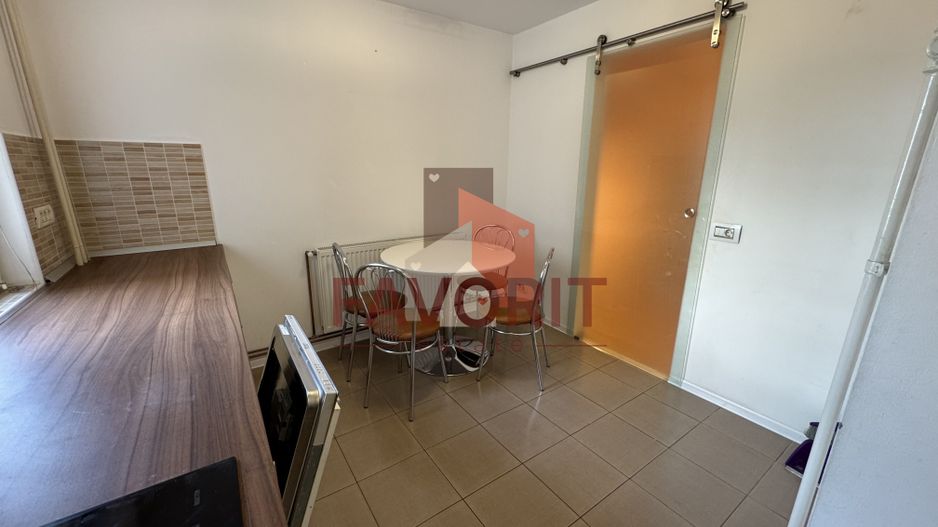 Disponibil imediat. Etaj 1. Centrala proprie. Vedere pe 2 parti. - Poză 8