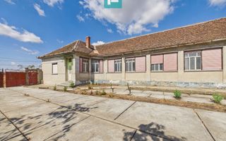 Casă cu potențial și teren 1.440 mp  - Sântana - Poză 3
