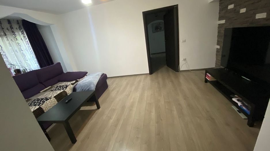 Apartament 4 camere P-ta Veteranilor - Poză 1