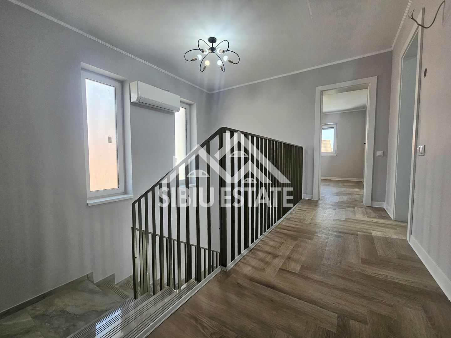 Casa gata de mutare,  finisata, curte mare amenajata Selimbar - Poză 21