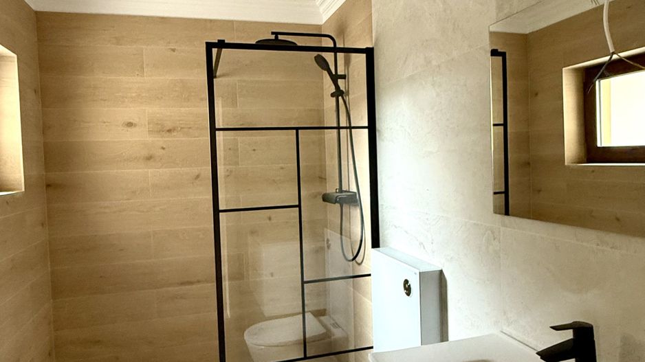 CASA TIP DUPLEX DESPARTIT PRIN GARAJ - Poză 3