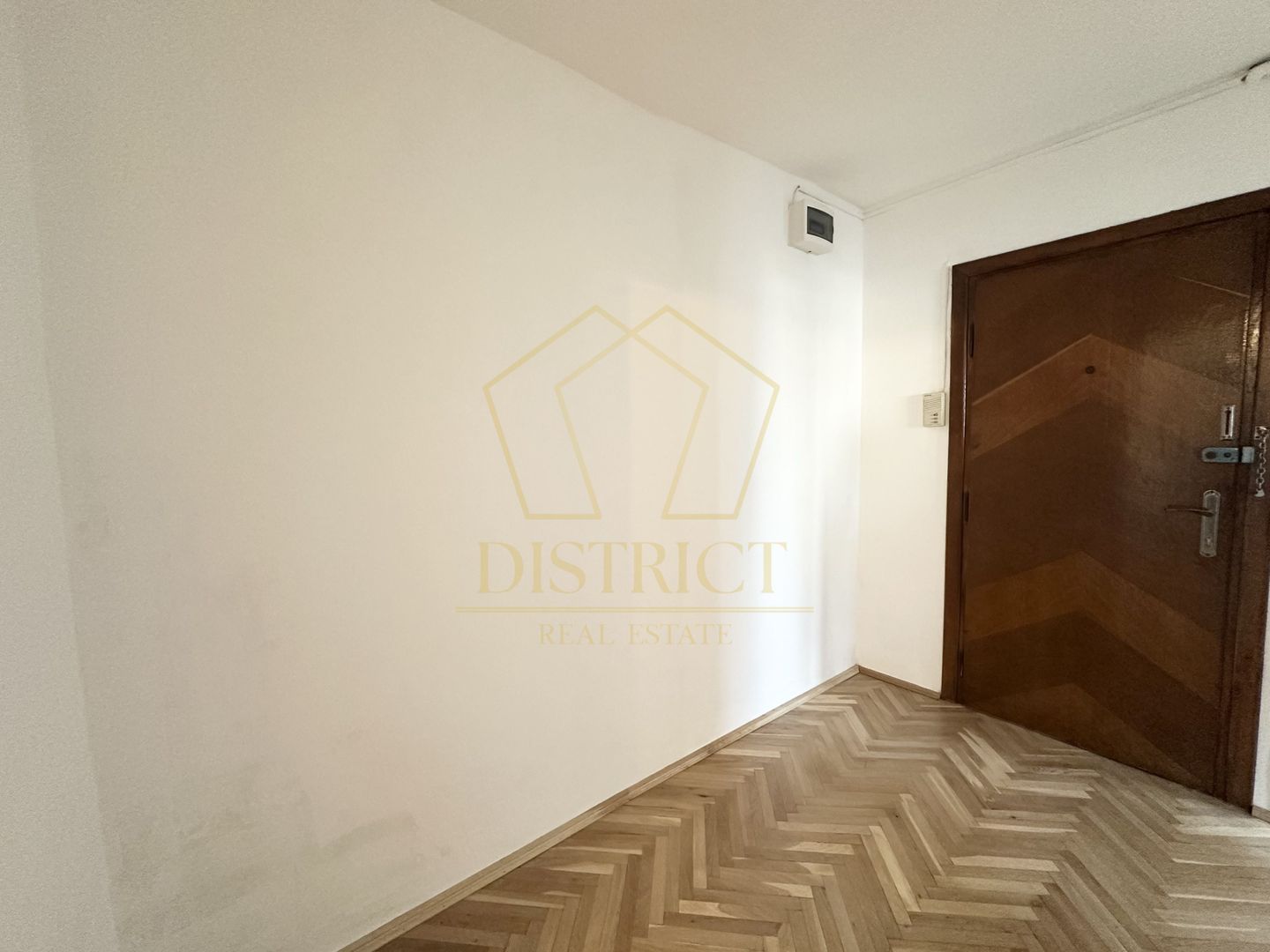 Apartament cu 3 camere, 2 boxe si garaj | Etaj 1 | Zona Fabric - Poză 14