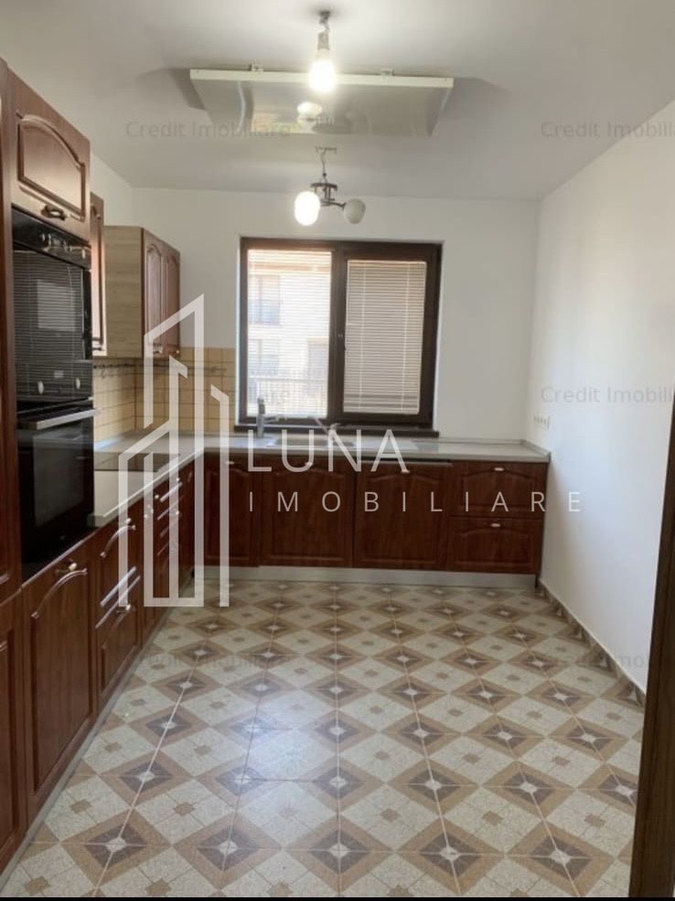 Inchiriez casă modernă în Ghimbav 2 nivele, curte proprie - Poză 4