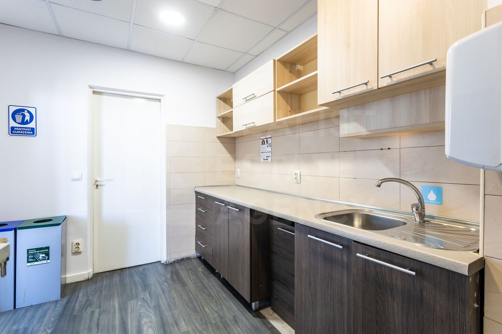 Vânzare , oficiu,  613mp, str. Alba Iulia , Buiucani. - Poză 21