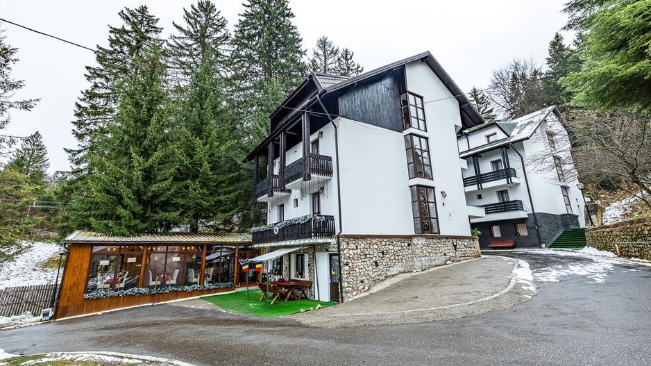 Poveste de iarna, in inima statiunii Poiana Brasov, Romania - Poză 27
