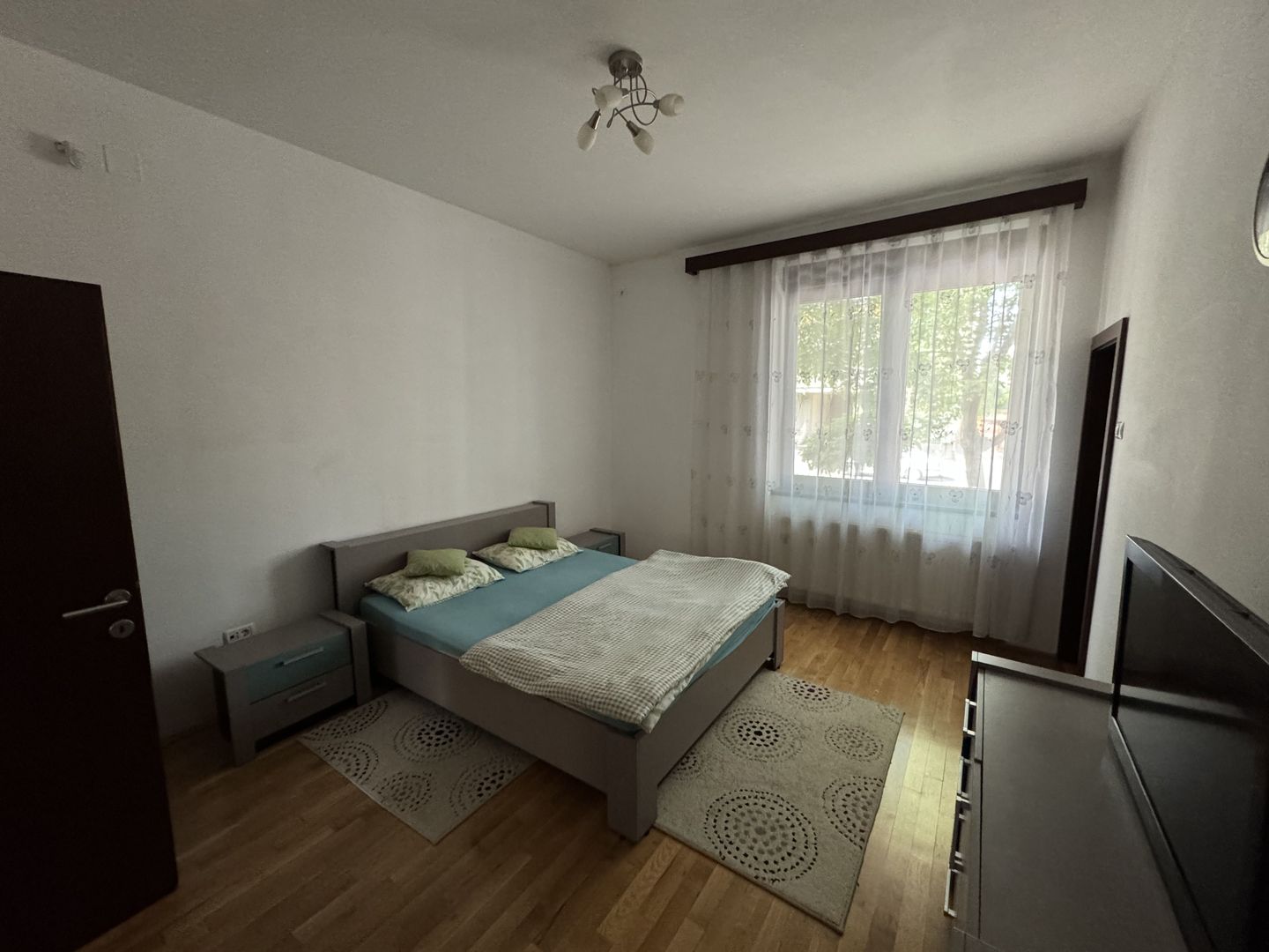 Casa de vânzare zona Favorit - Poză 5