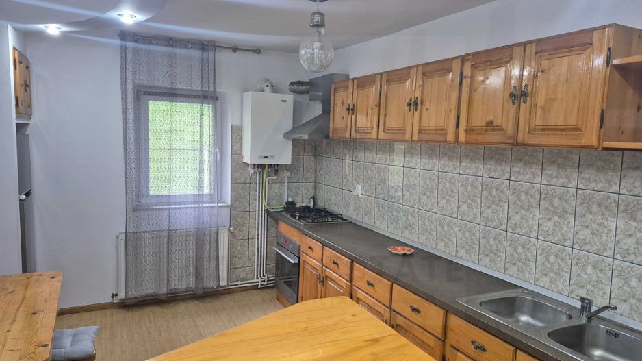 Apartament modern 2 camere parter 60 mp utili zona Vasile Aaron - Poză 3
