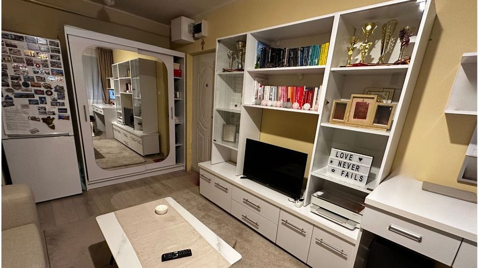 Agentia BRASADAS vinde apt. modern 2 cam parter Carpați 1. - Poză 3