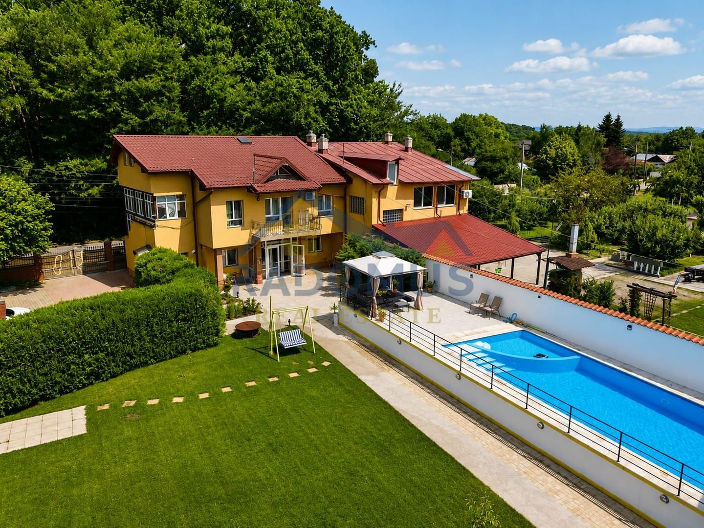 Proprietate Premium | 2 Case | Piscină | Teren 2.000 mp | Mobilată - Poză 2