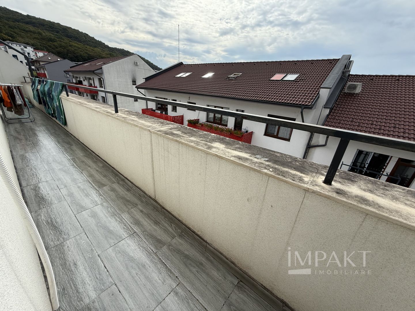 Apartament spatios cu 3 camere in Floresti (Sub Cetate) - Poză 8