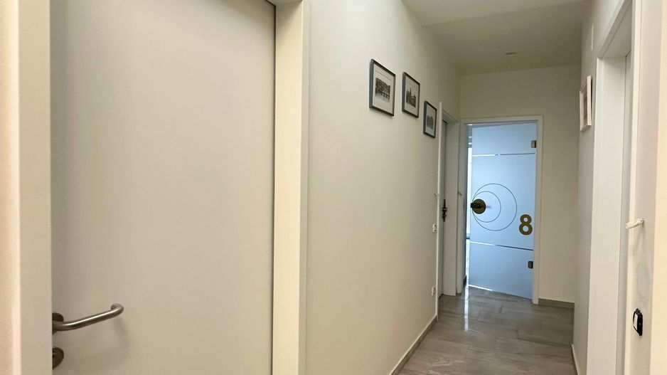 De vânzare Centru Medical Multifuncțional 196 mp zona Coresi - Poză 5